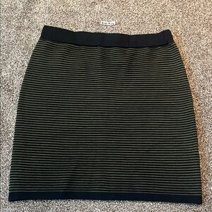 Banana Republic Black and Green Striped Skirt